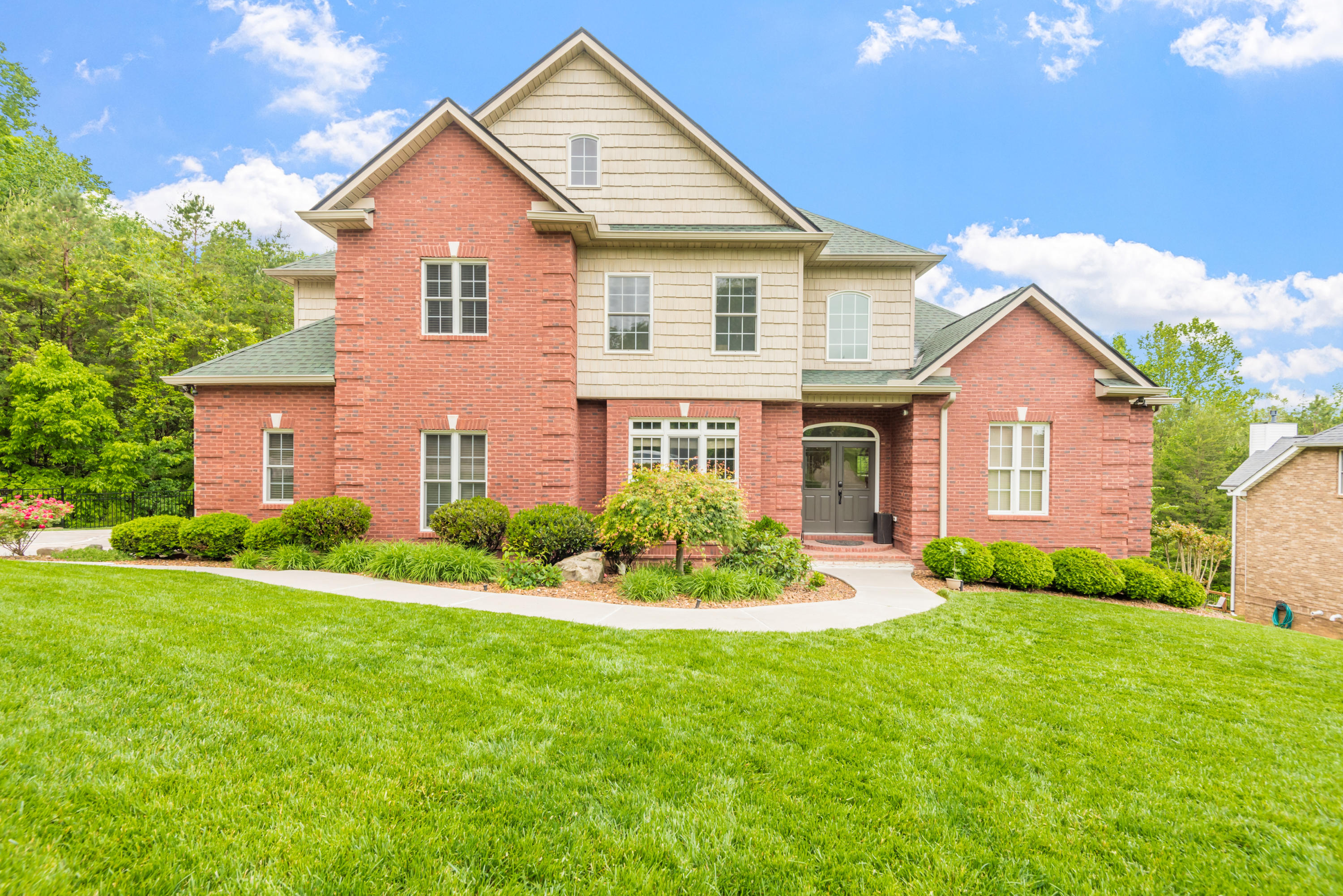 26 Rivers Run Boulevard Oak Ridge, TN 37830 - Photo 1 of 40 26RiversRunBlvd-58