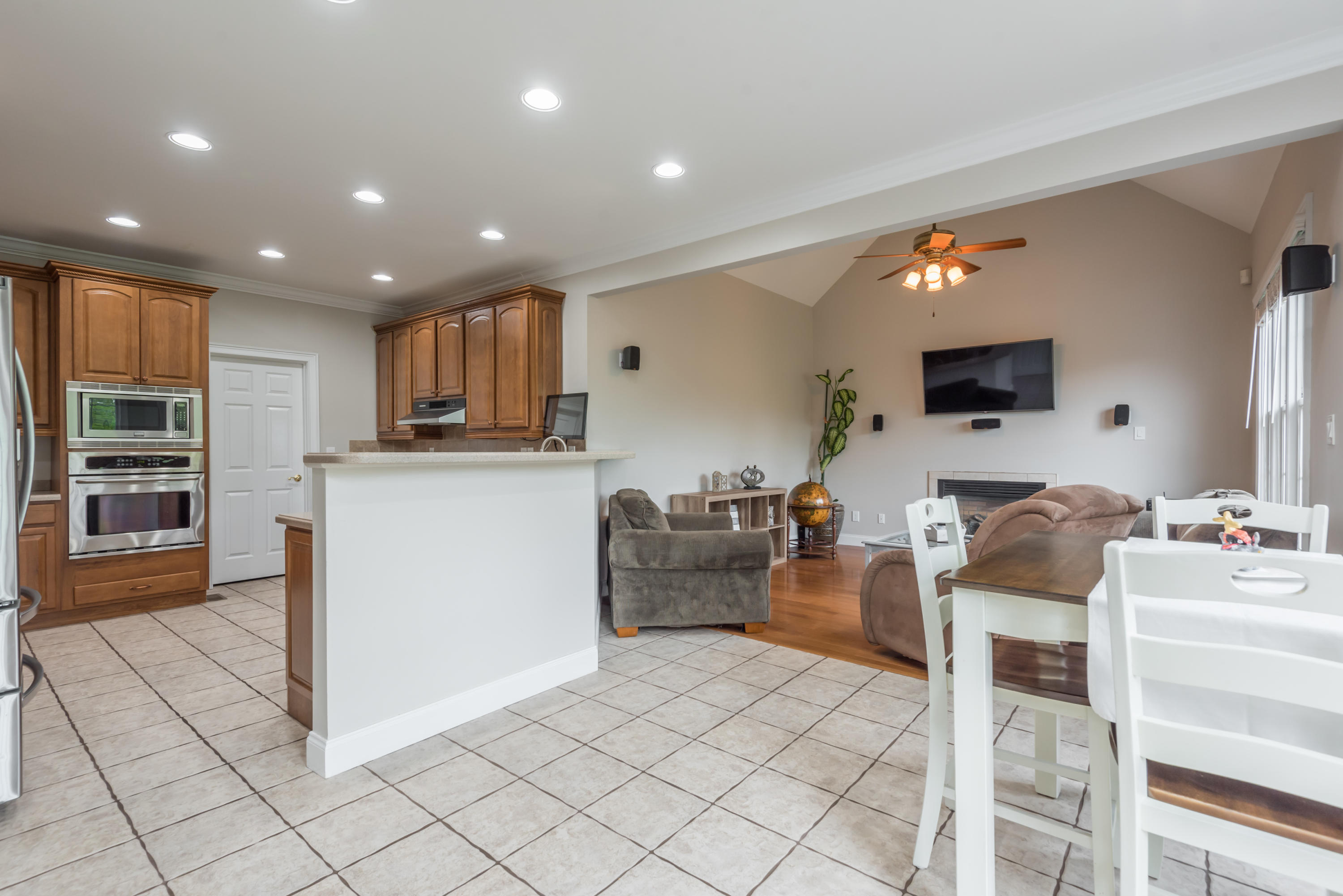 26 Rivers Run Boulevard Oak Ridge, TN 37830 - Photo 8 of 40 26RiversRunBlvd-7