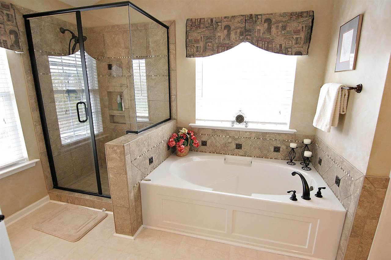 10503 Chandler Way Raleigh, NC 27614 - Photo 19 of 25 Master Bath/Spa