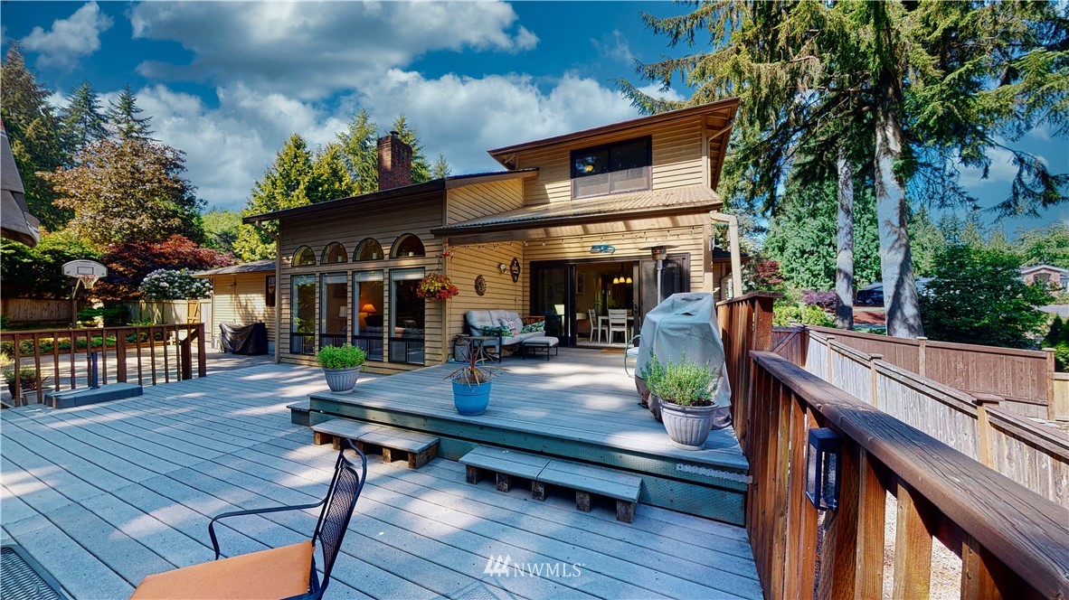 21129 49th Avenue Southeast Bothell, WA 98021 - Photo 33 of 40 a view of outdoor kitchen and dining room