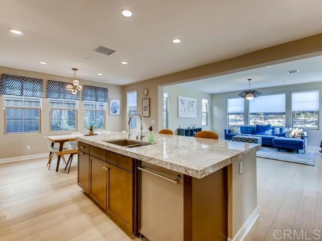 1641 Oak Avenue Carlsbad, CA 92008 - Photo 2 of 25