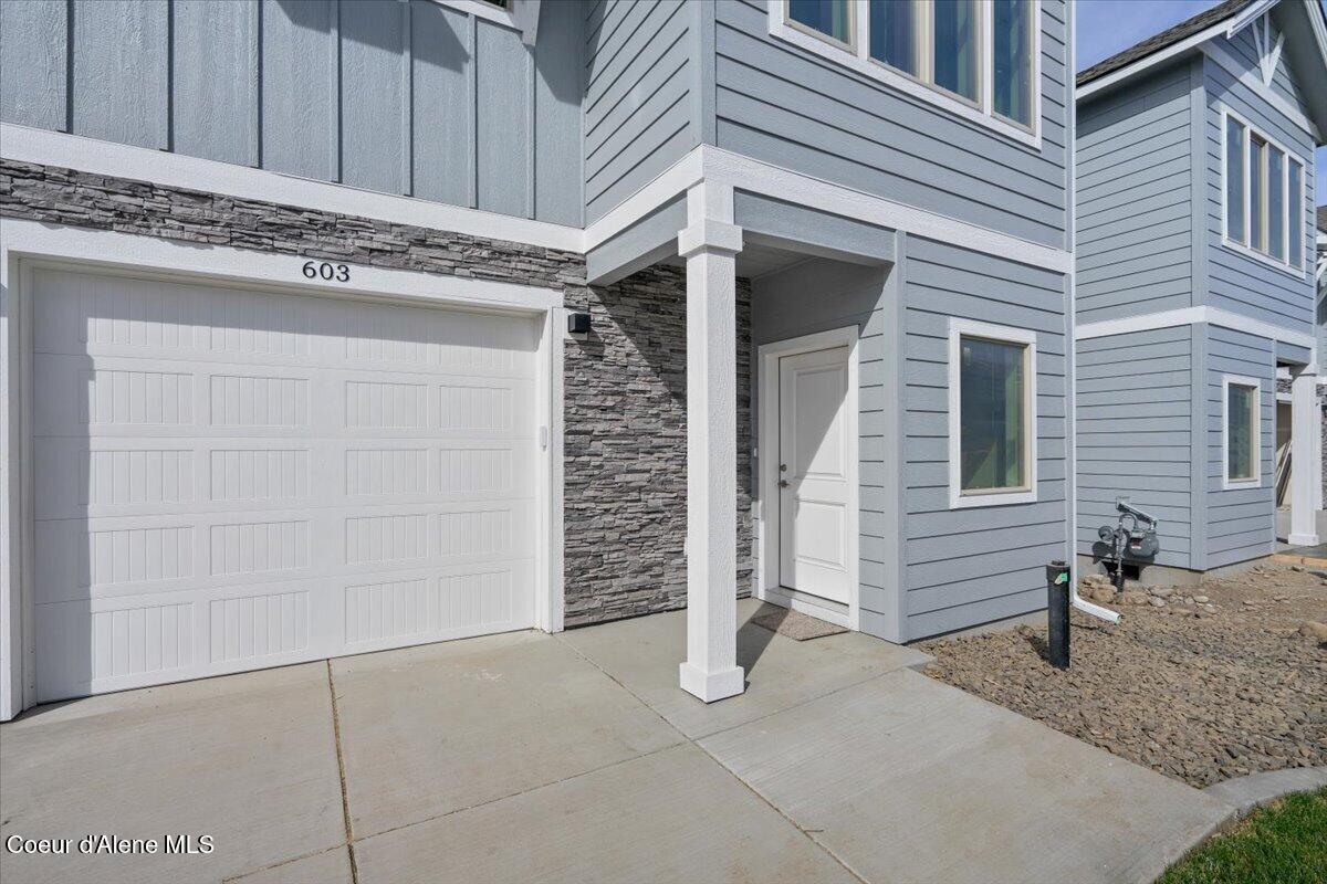 627 North Galbraith Loop Post Falls, ID 83854 - Photo 3 of 38 Exterior Front