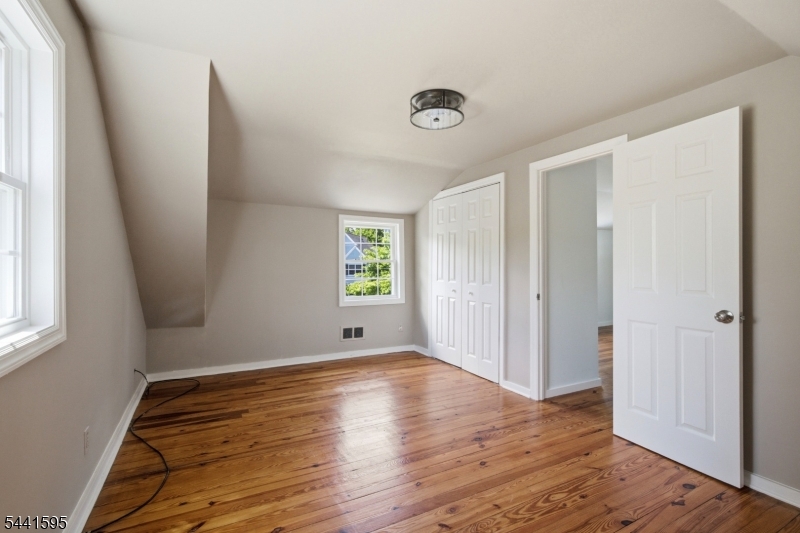 52 Hamilton Street Madison, NJ 07940 - Photo 11 of 34