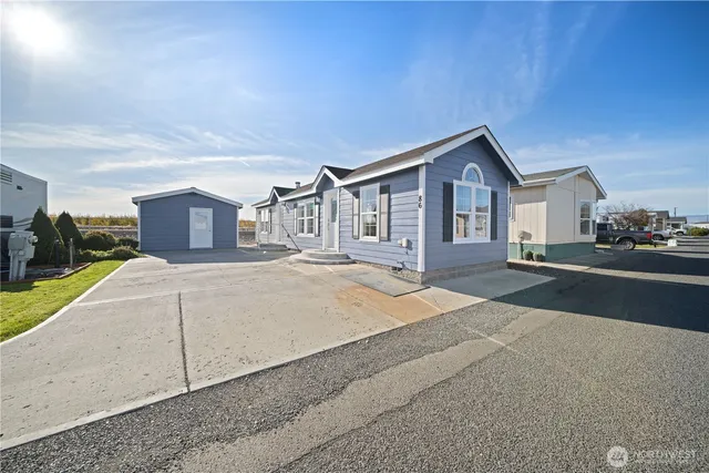 a house view with a outdoor space