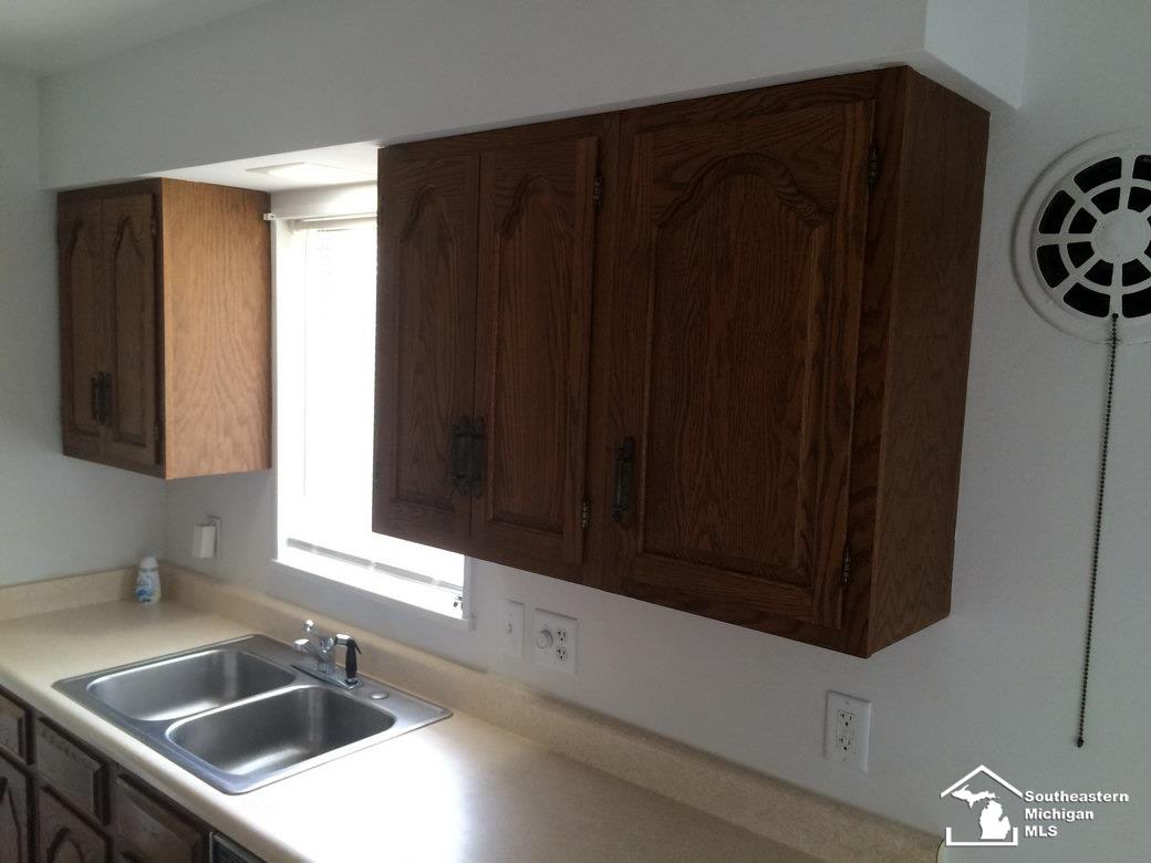 13414 Rosedale Street Southgate, MI 48195 - Photo 26 of 42 31294706-25.JPG