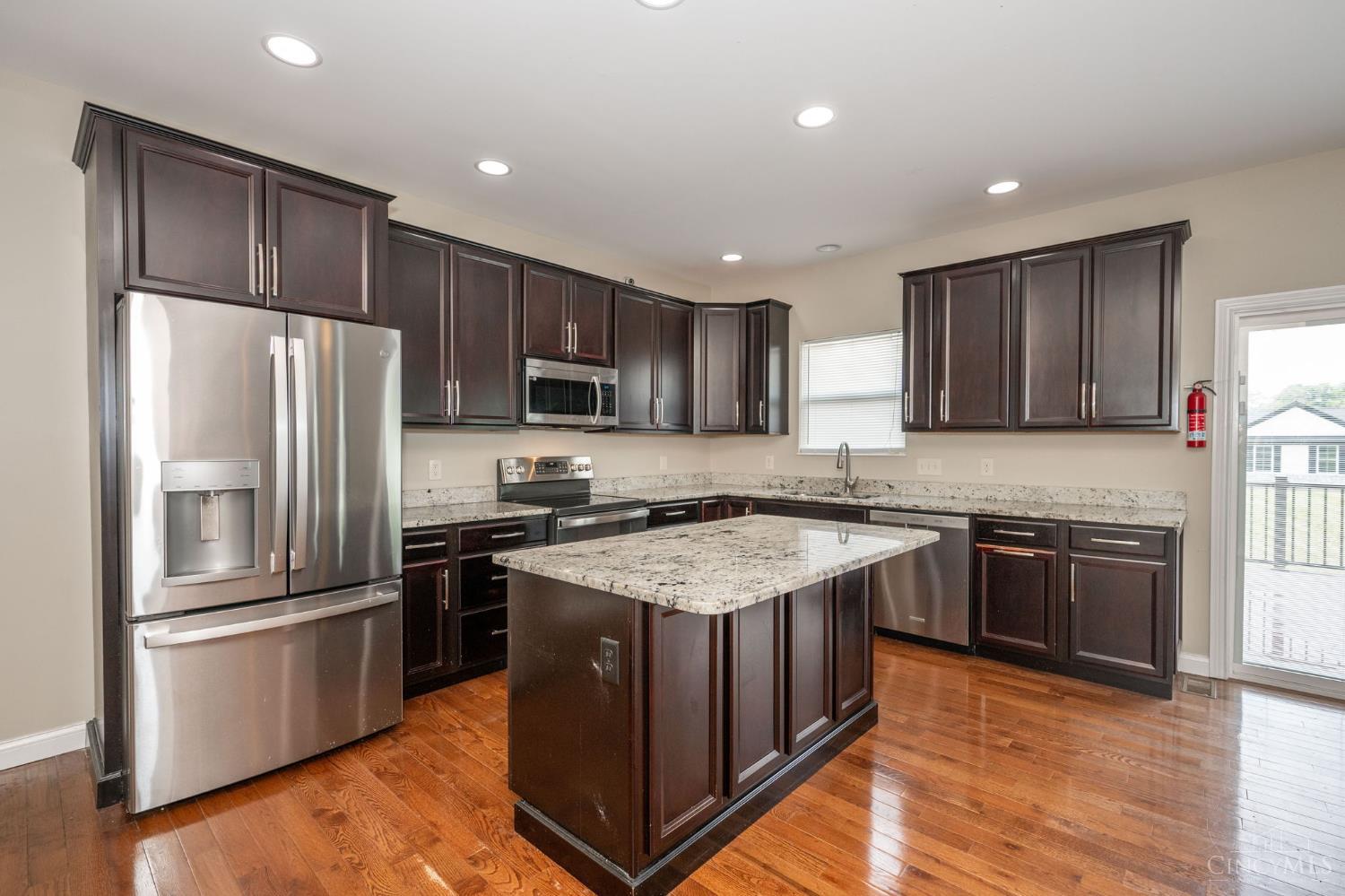 5105 Valley Ridge Road Cincinnati, OH 45247 - Photo 9 of 37 Gallery Image 9