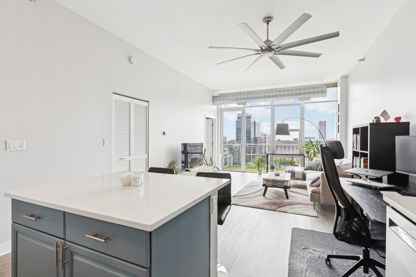 901 West Madison Street, Unit 1002 Chicago, IL 60607 - Photo 14 of 29 Gallery Image 14
