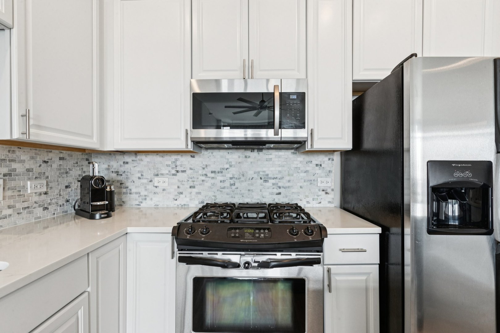 901 West Madison Street, Unit 1002 Chicago, IL 60607 - Photo 16 of 29 Gallery Image 16