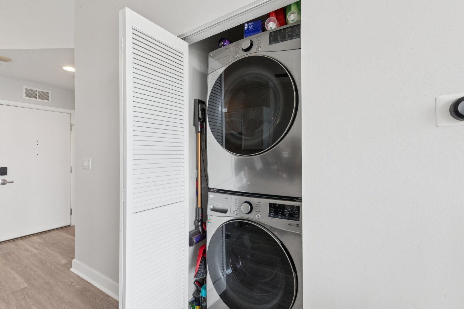 901 West Madison Street, Unit 1002 Chicago, IL 60607 - Photo 18 of 29 Gallery Image 18