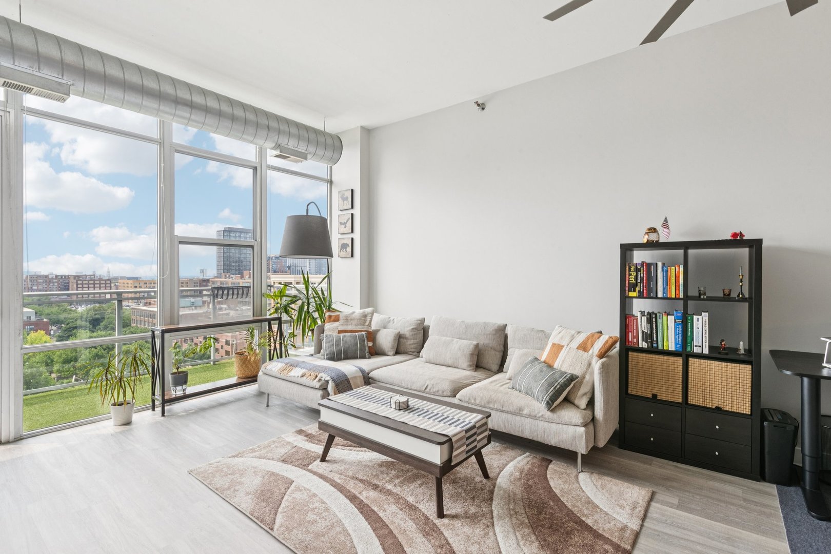 901 West Madison Street, Unit 1002 Chicago, IL 60607 - Photo 10 of 29 Gallery Image 10