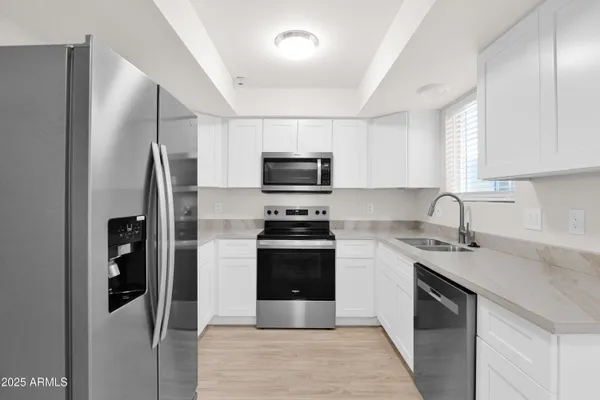 $300,000 | 17620 North 17th Place, Unit 25, Phoenix, AZ 85022