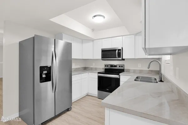 $300,000 | 17620 North 17th Place, Unit 25, Phoenix, AZ 85022