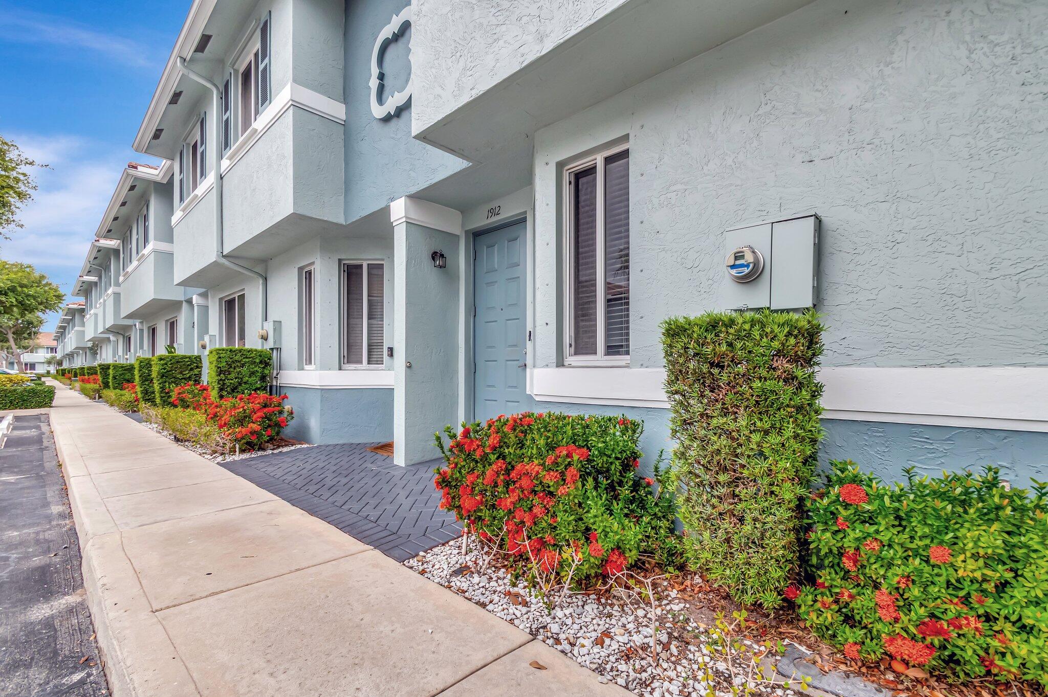 1912 Hibiscus Lane Riviera Beach, FL 33404 - Photo 6 of 55 5-web-or-mls-DSC_3194