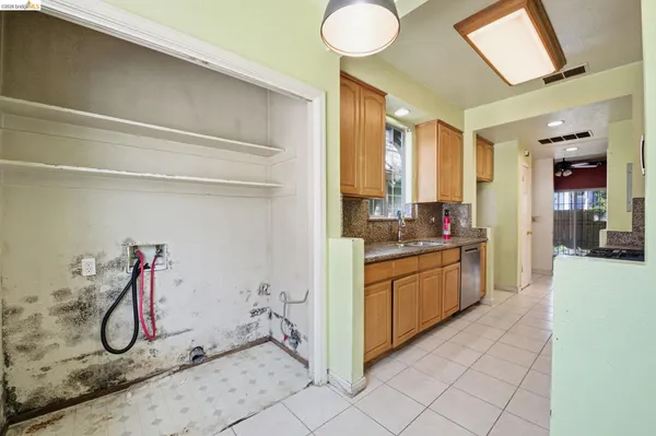 $550,000 | 1496 Adeline Street, Oakland, CA 94607