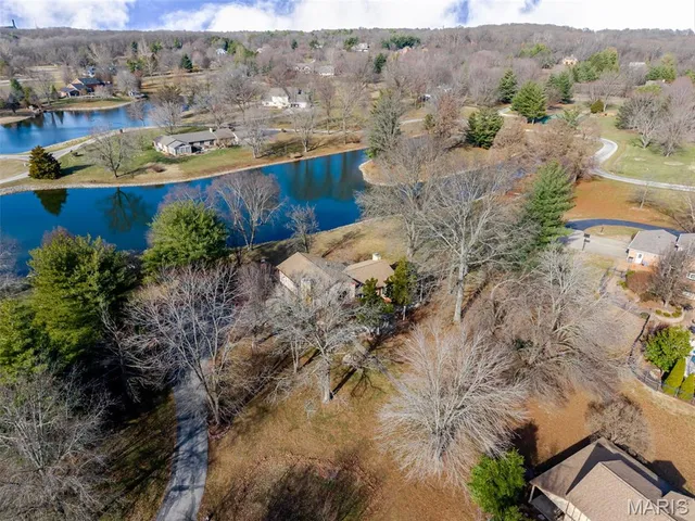 $449,900 | 211 Covered Bridge Lane, Belleville, IL 62221