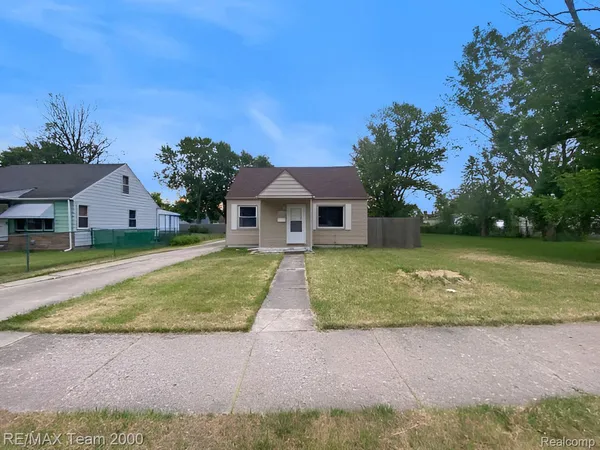 $160,000 | 25270 Ford Street, Roseville, MI 48066