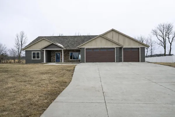 $699,900 | W24362 Fairway Lane, Trempealeau, WI 54661