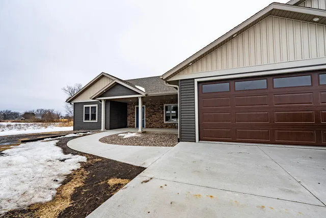 $699,900 | W24362 Fairway Lane, Trempealeau, WI 54661