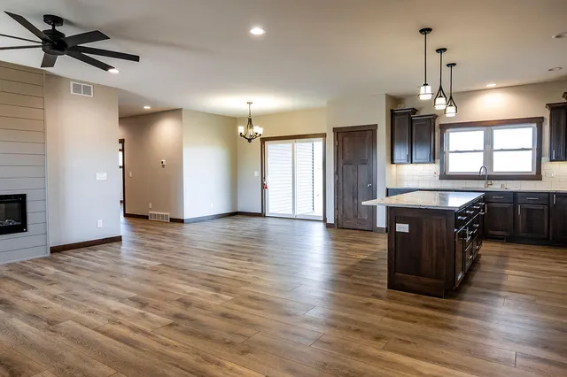 $699,900 | W24362 Fairway Lane, Trempealeau, WI 54661