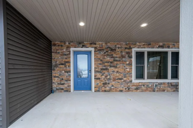 $699,900 | W24362 Fairway Lane, Trempealeau, WI 54661