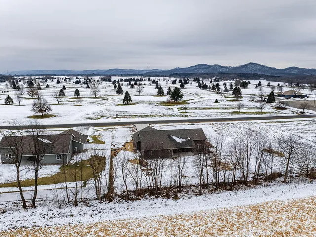 $699,900 | W24362 Fairway Lane, Trempealeau, WI 54661