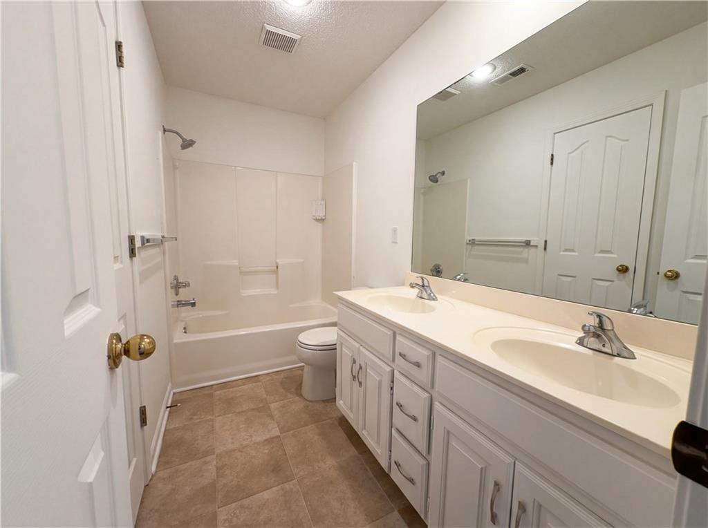 2644 West Centre Street Olathe, KS 66061 - Photo 12 of 24