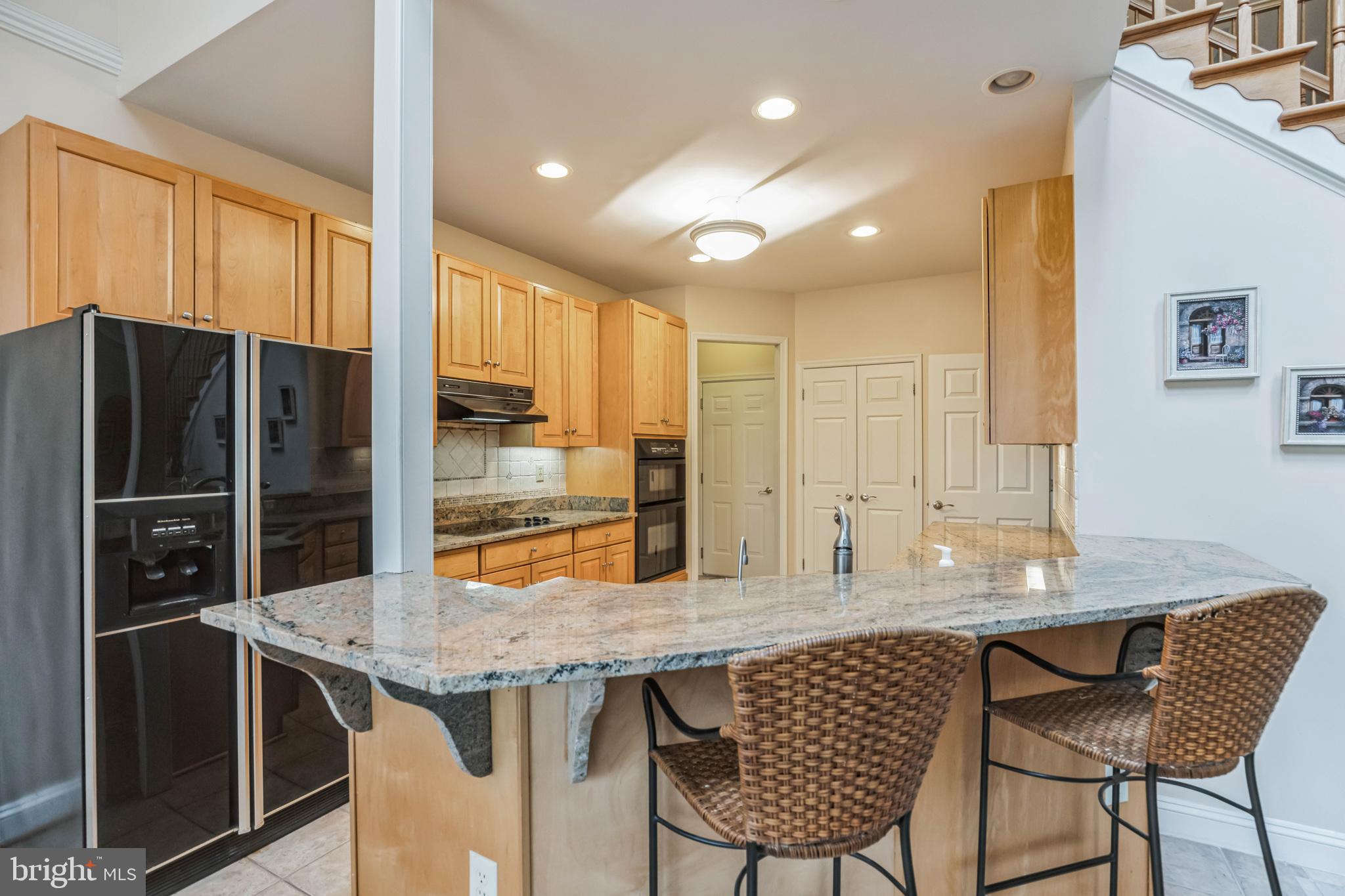 12053 Steven Lane Dunkirk, MD 20754 - Photo 14 of 45 Breakfast Bar