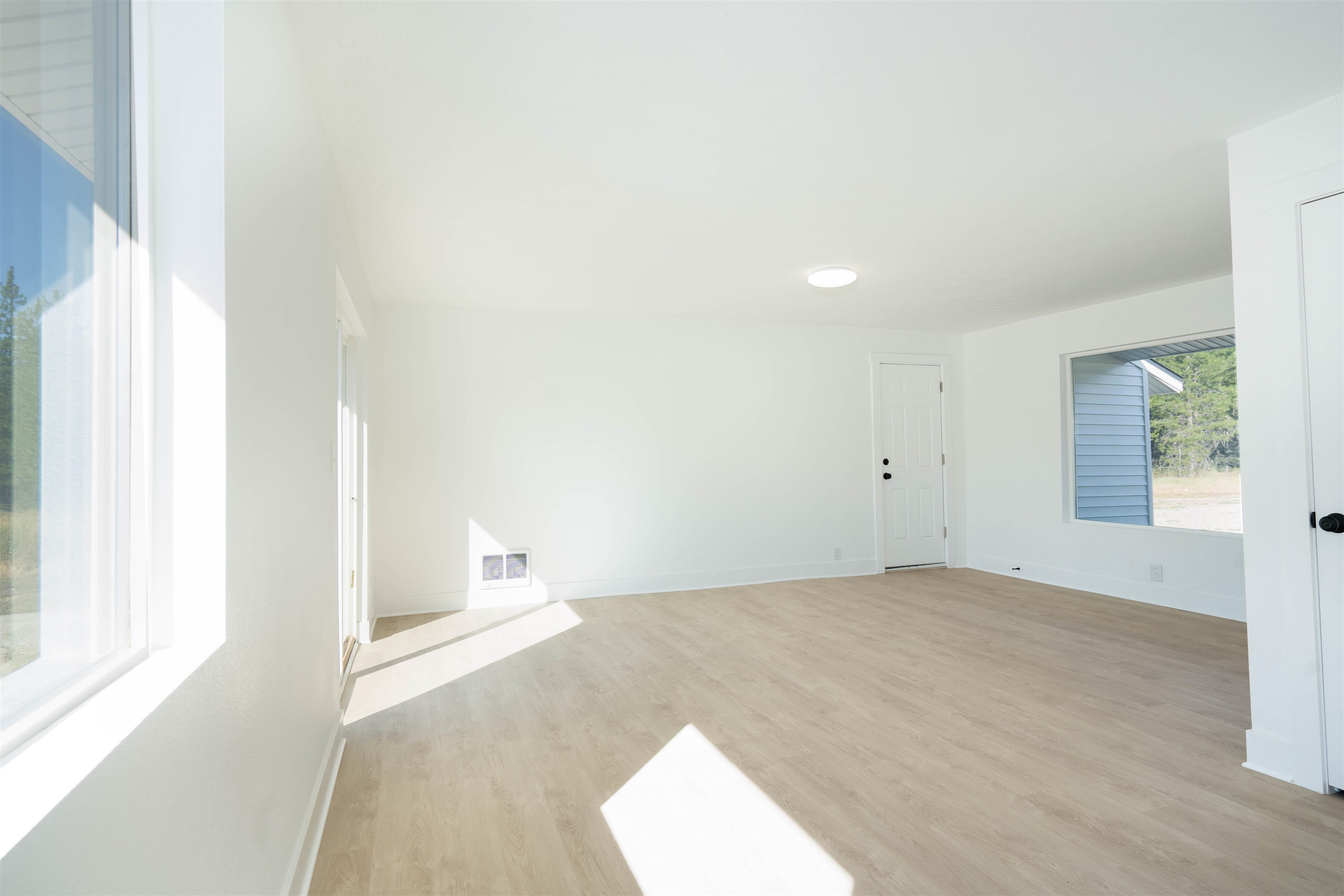 3227 West Enoch Road Deer Park, WA 99006 - Photo 4 of 43 Gallery Image 4