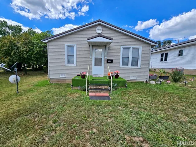 $97,900 | 609 South 1st Street, Houston, MO 65483