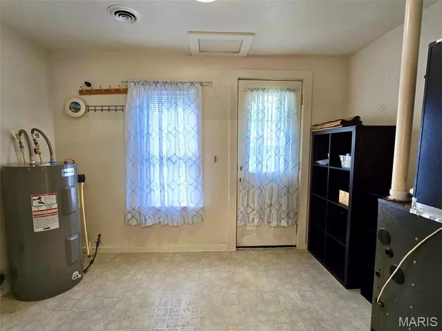 $97,900 | 609 South 1st Street, Houston, MO 65483