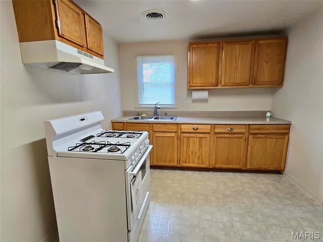 $97,900 | 609 South 1st Street, Houston, MO 65483