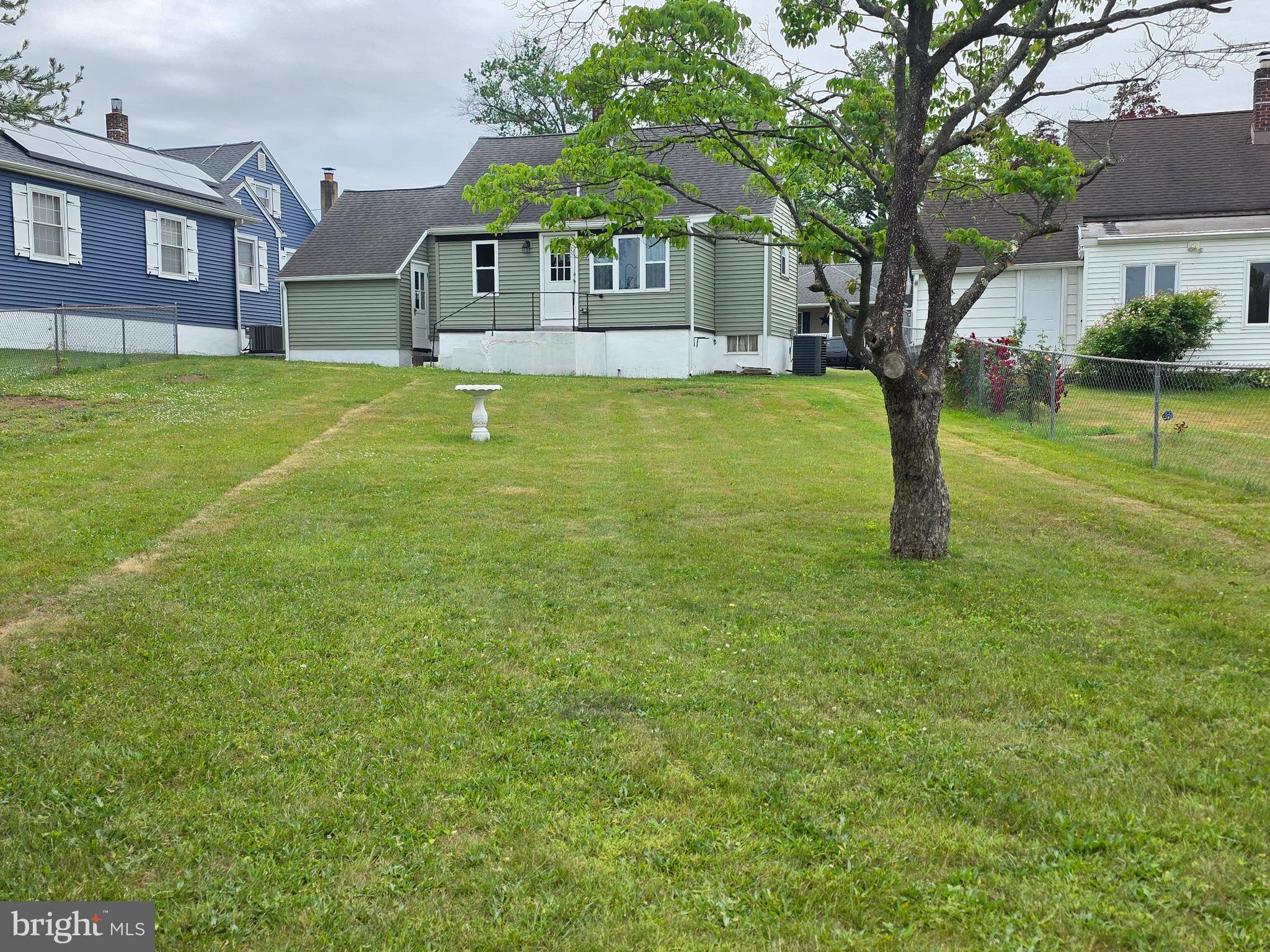 27 George Street Mount Ephraim, NJ 08059 - Photo 4 of 27 a front view of a house with yard and green space