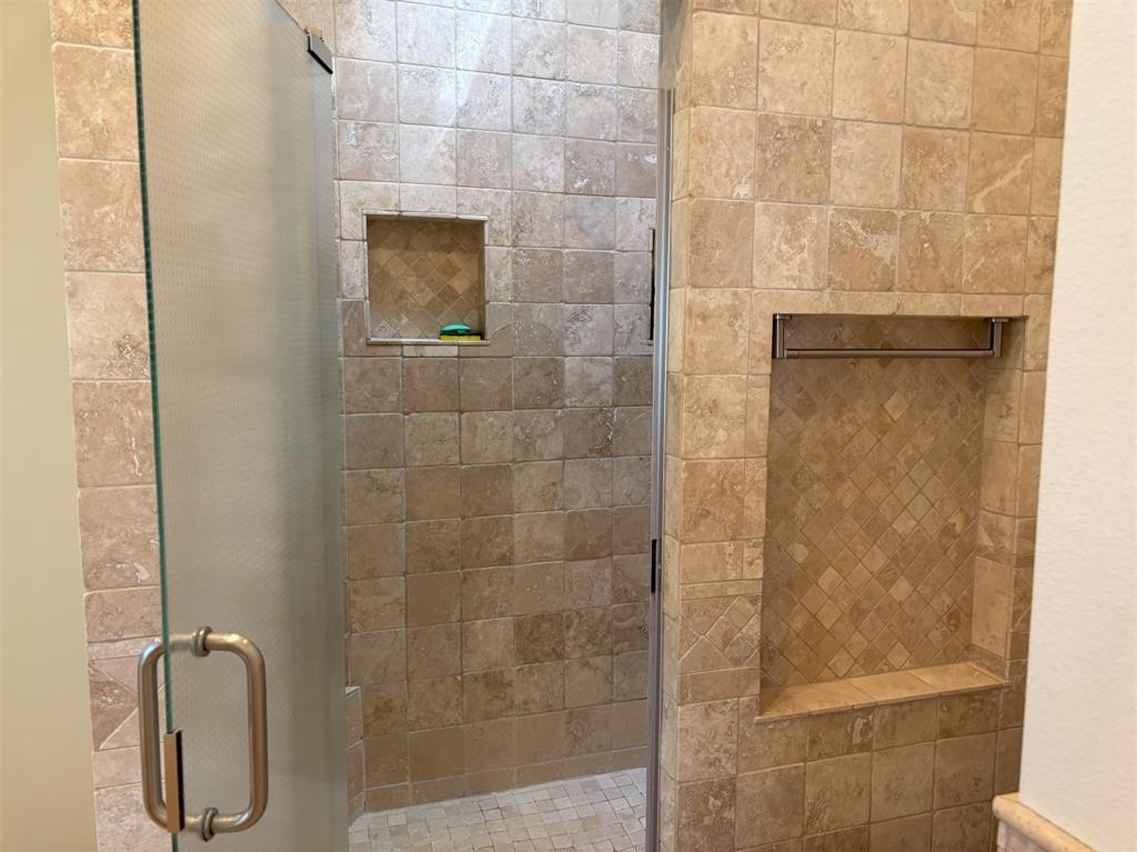 20998 Kiva Circle Flint, TX 75762 - Photo 21 of 40 a bathroom with a shower