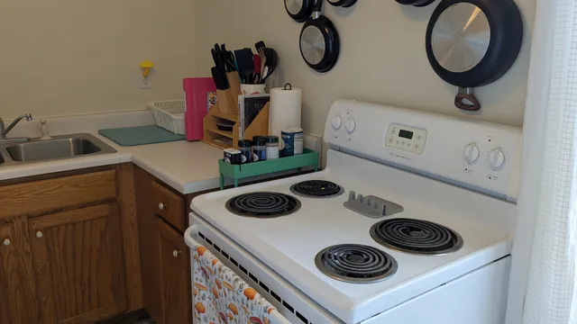 $1,450 | 422 South Jefferson Street, Unit 2, Woodstock, IL 60098