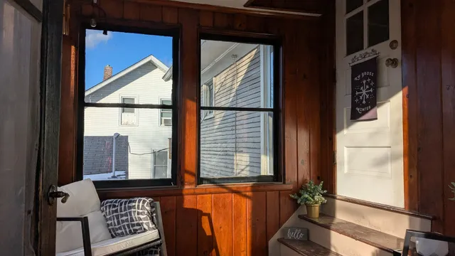 $1,450 | 422 South Jefferson Street, Unit 2, Woodstock, IL 60098