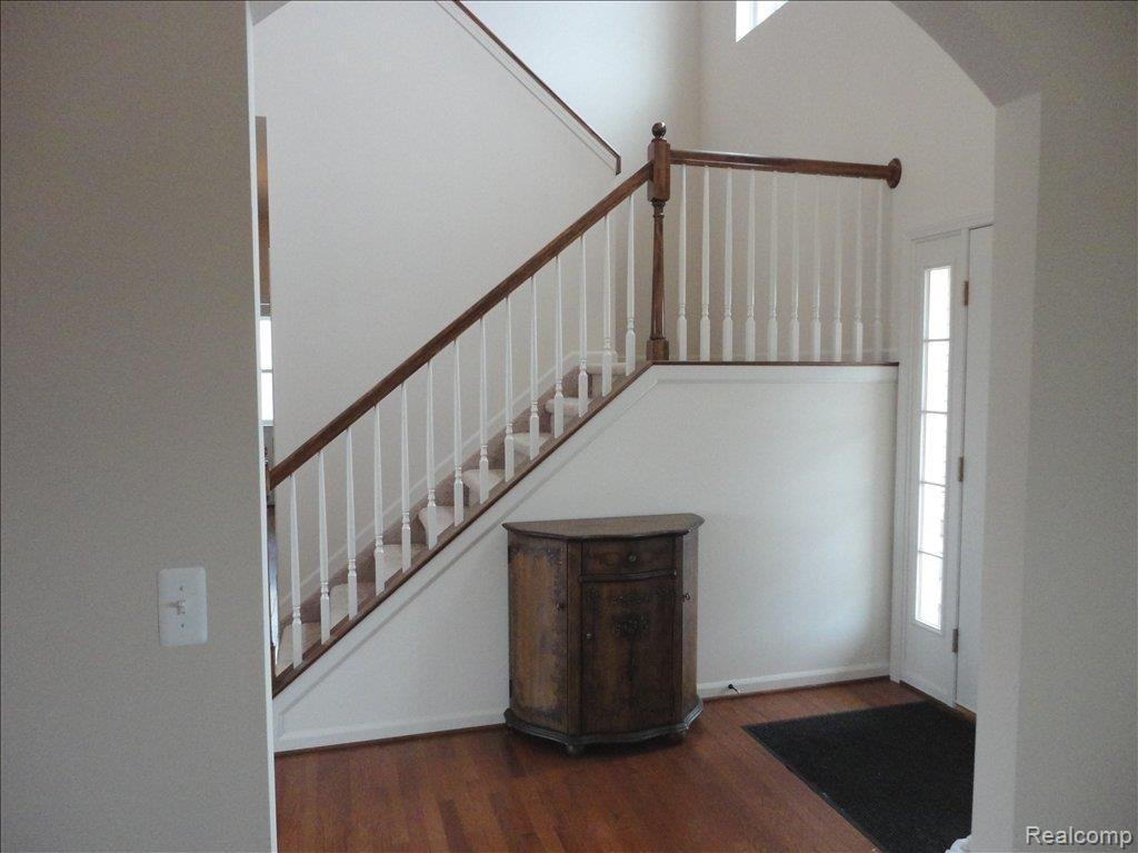 1083 Riverside Street Milford, MI 48381 - Photo 19 of 25 Staircase