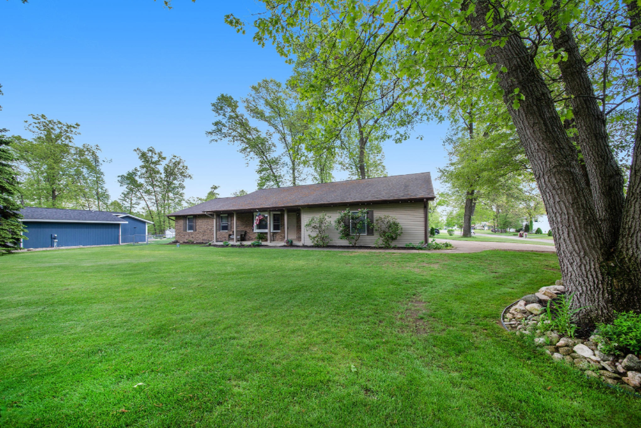 201 Hidden Forest Road Battle Creek, MI 49014 - Photo 2 of 20 _H5A9856