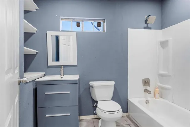 $289,990 | 2522 West Clarendon Drive, Dallas, TX 75211