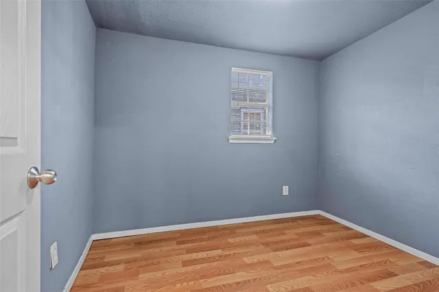 $289,990 | 2522 West Clarendon Drive, Dallas, TX 75211