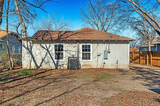 $289,990 | 2522 West Clarendon Drive, Dallas, TX 75211