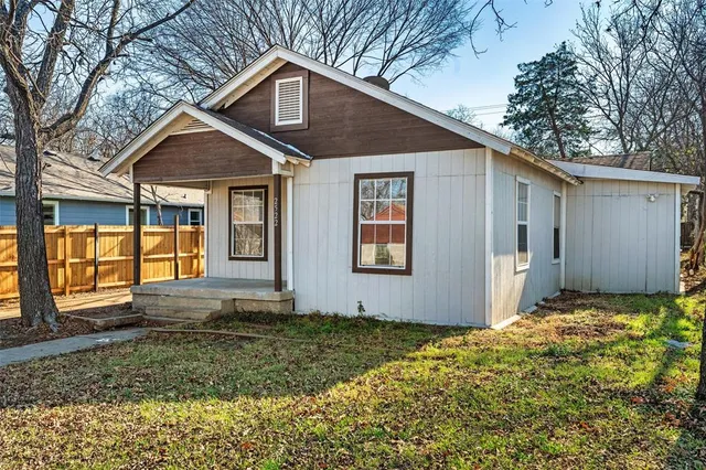 $289,990 | 2522 West Clarendon Drive, Dallas, TX 75211