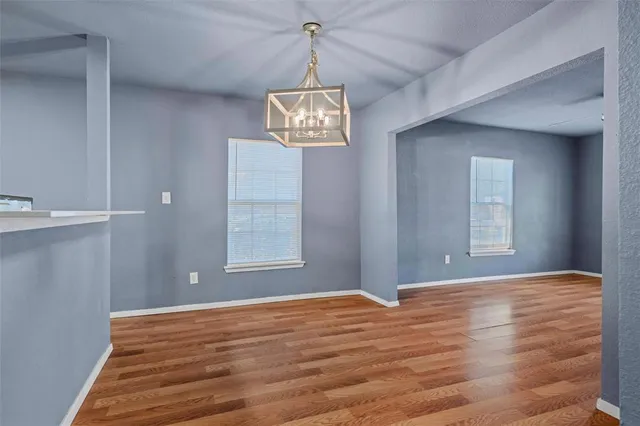 $289,990 | 2522 West Clarendon Drive, Dallas, TX 75211