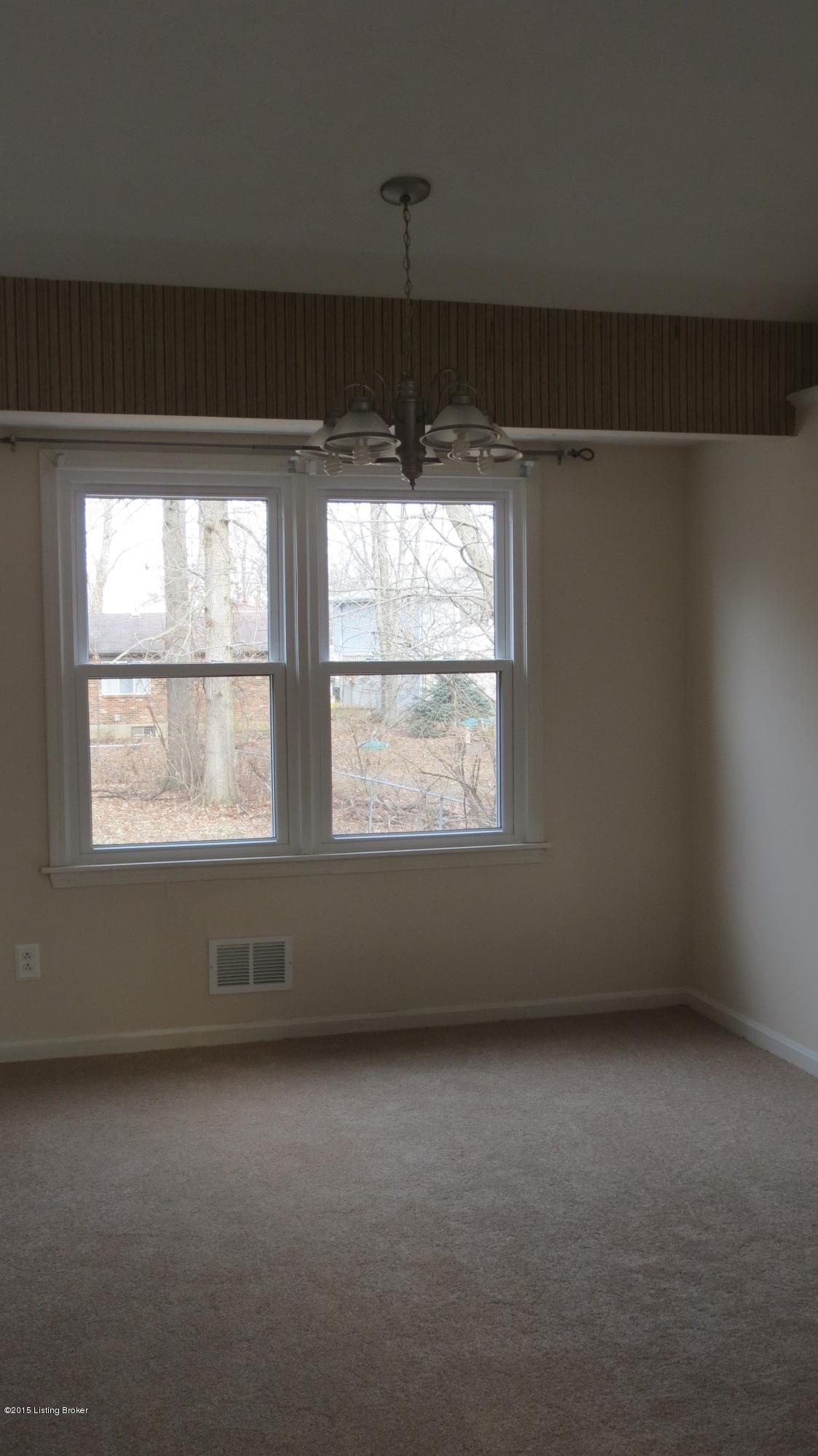 11829 Olde Spring Road Louisville, KY 40245 - Photo 5 of 18 IMG_0007