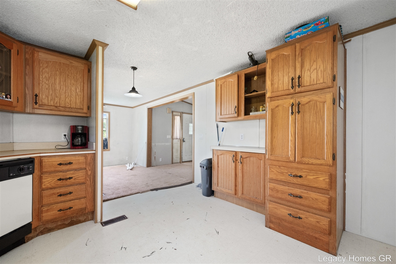 04621 Baker Road Gobles, MI 49055 - Photo 6 of 40