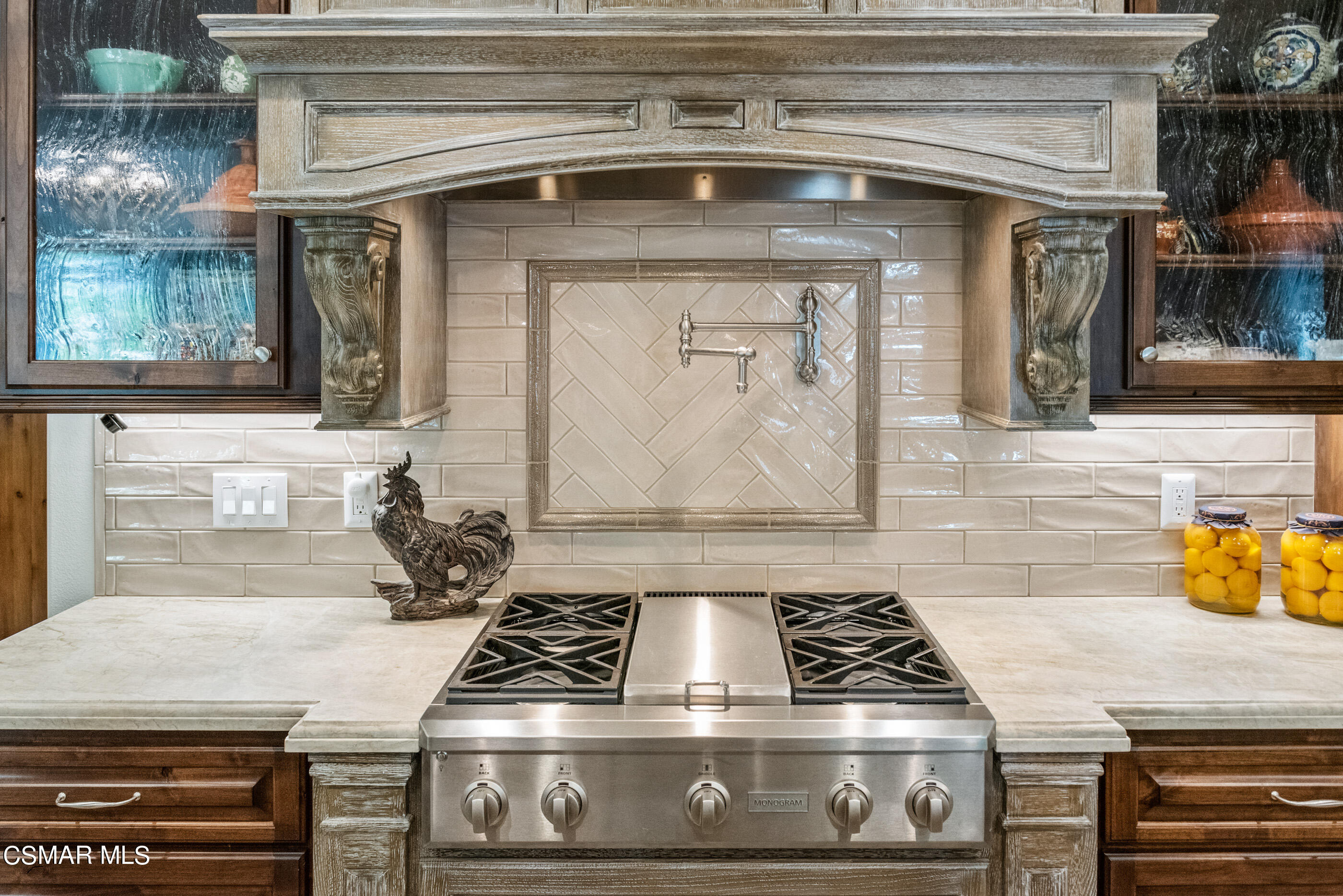 525 Aqueduct Court Simi Valley, CA 93065 - Photo 32 of 98 a stove top oven sitting inside of a kitchen