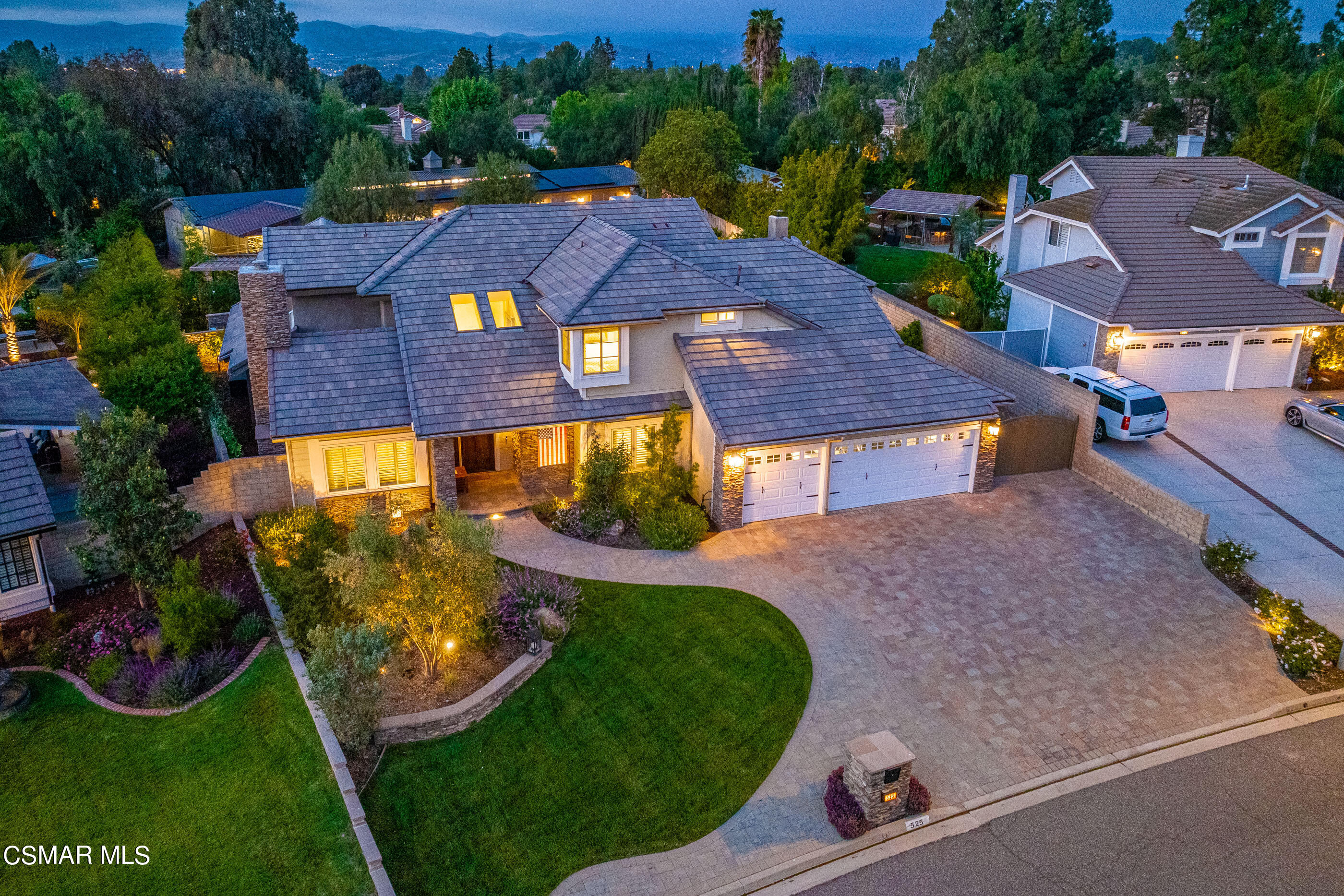 525 Aqueduct Court Simi Valley, CA 93065 - Photo 88 of 98 an aerial view of a house