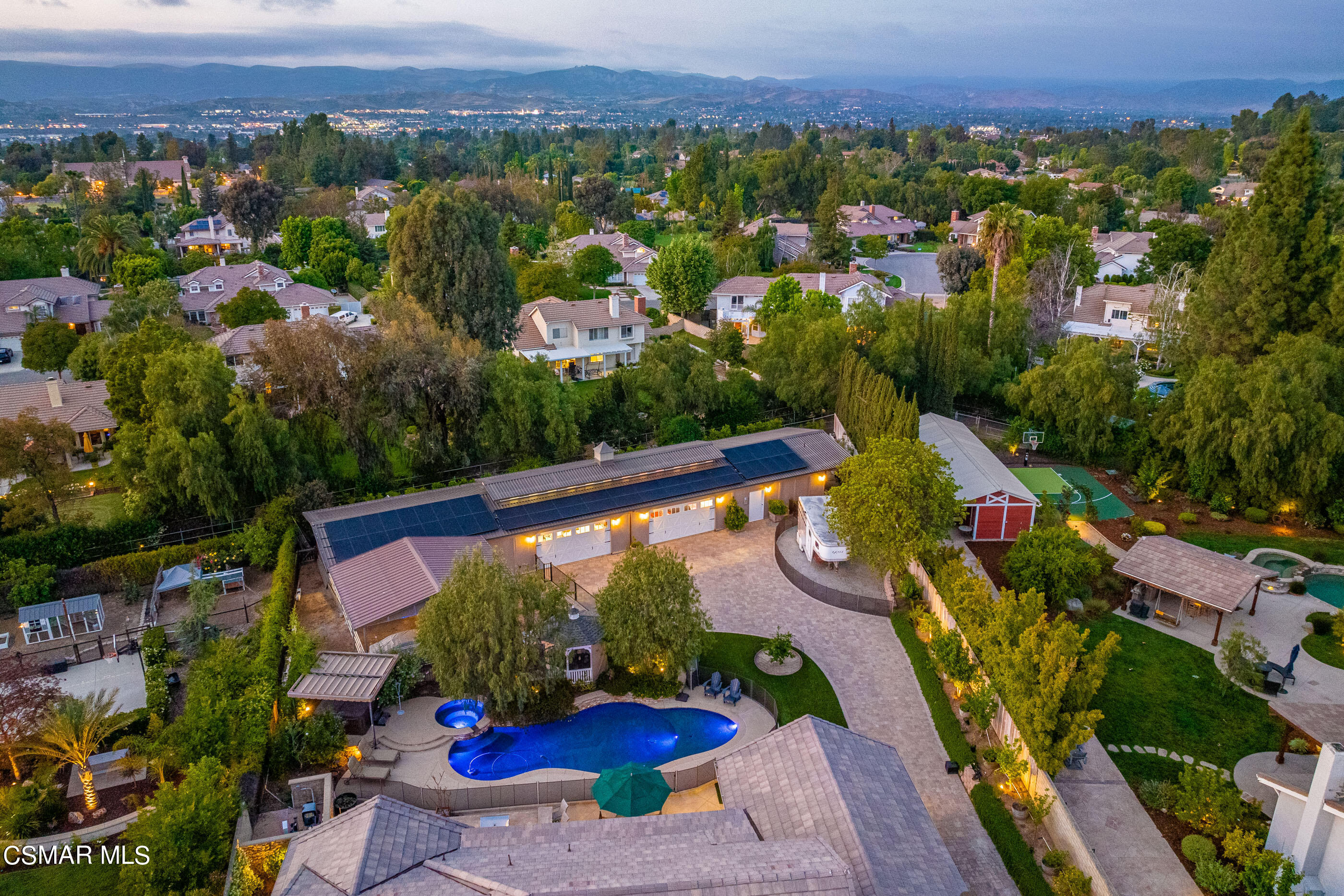 525 Aqueduct Court Simi Valley, CA 93065 - Photo 9 of 98 525 Aqueduct Ct Simi Valley-211