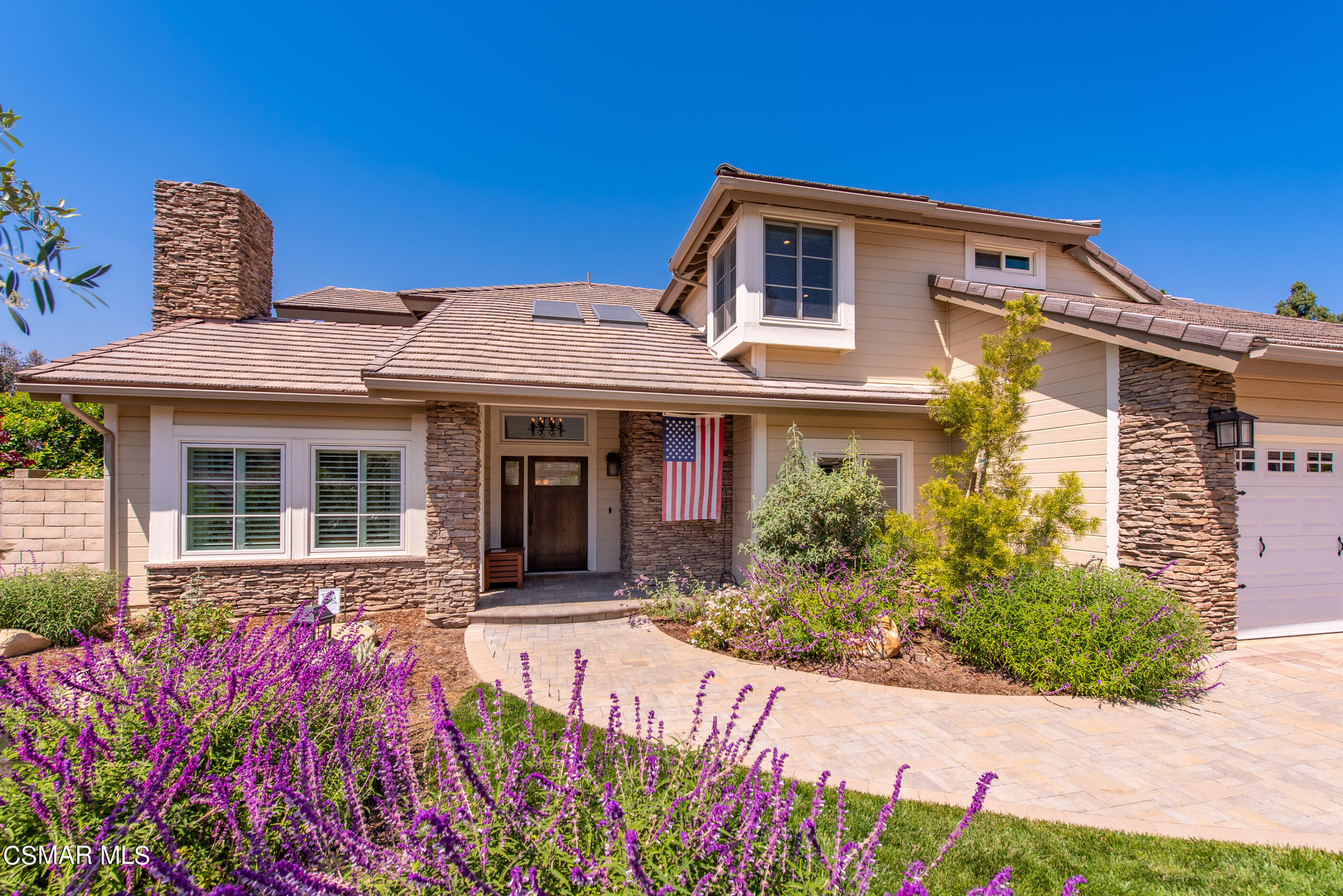 525 Aqueduct Court Simi Valley, CA 93065 - Photo 98 of 98 a front view of a house with a yard