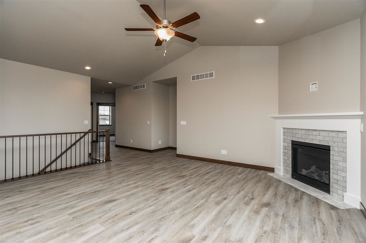 214 Ridge View Drive Fairfax, IA 52228 - Photo 9 of 41 Gallery Image 9