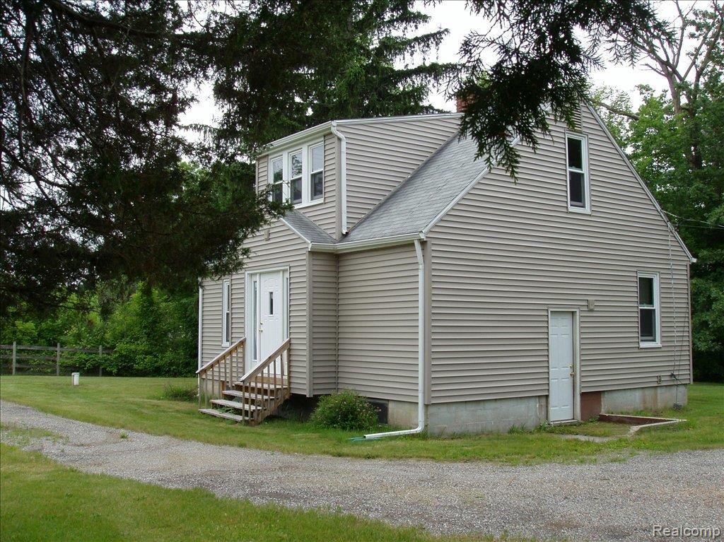 600 Barnes Lake Road Columbiaville, MI 48421 - Photo 3 of 8 004